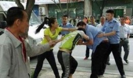 女子爆料城管打人视频大全