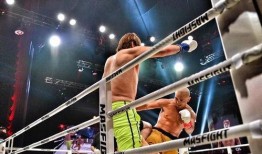 搏击一龙最新爆料,揭秘搏击王者背后的故事与挑战