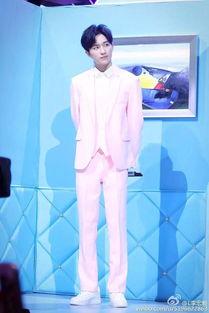 李宏毅娱乐吃瓜